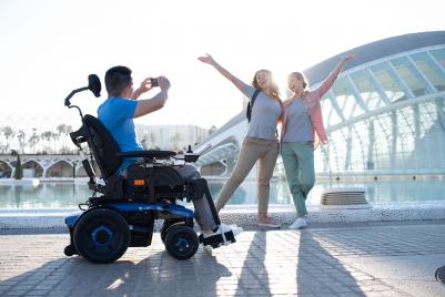Rollstühle für den Außen- und Innenbereich