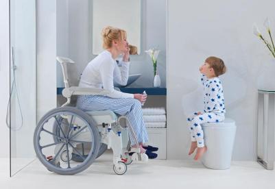 Dusch- und Toilettenrollstühle, Selbstfahrer