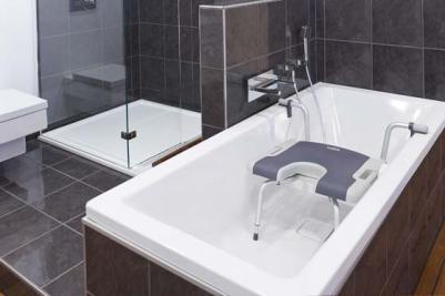 Aquatec Sorrento Badewanneneinhängesitz im Badezimmer