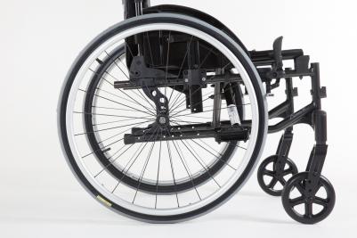Invacare Action XT Detailansicht aktive Hinterradposition